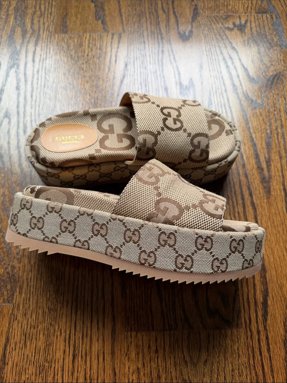 Gucci Tan Beige GG Canvas Slide Mules - Picture 2 of 4